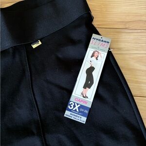 Peter Nygard Black Capri Pants in 3X